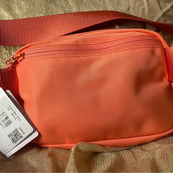 Lululemon Athletica Peach Cosmetic Bag - Picture 3 of 4
